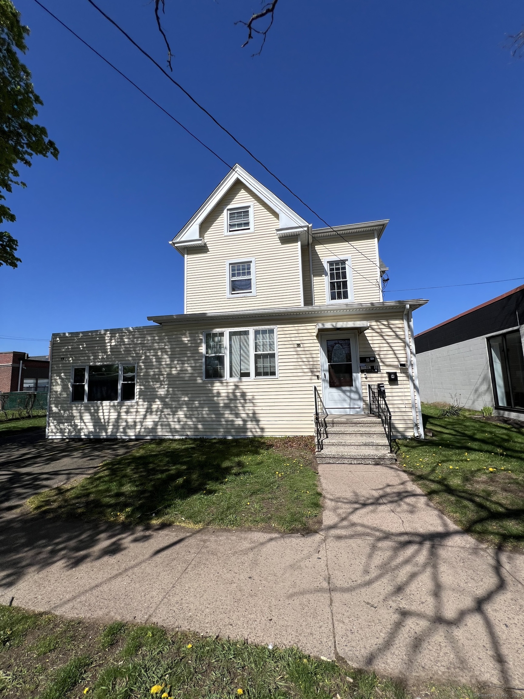 Rental Property at Dixwell Avenue 1, Hamden, Connecticut - Bedrooms: 2 
Bathrooms: 1 
Rooms: 5  - $1,900 MO.