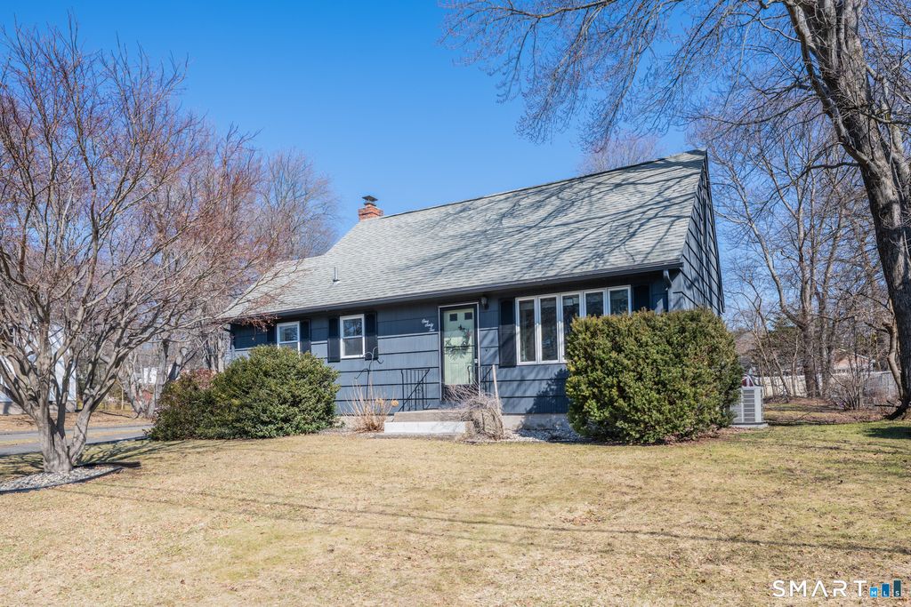 Photo of 162 Ben Street, Bristol, CT 06010 (MLS # 24157755)