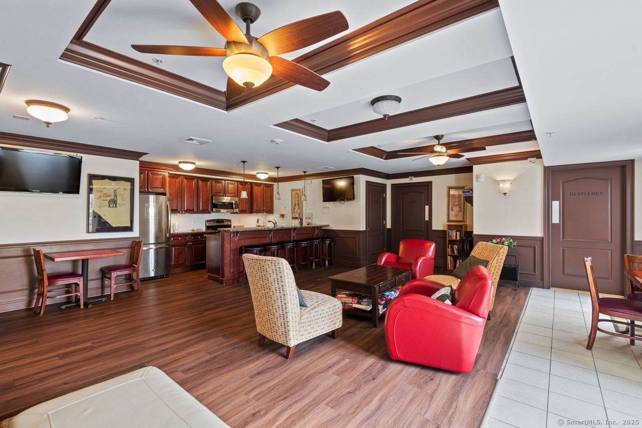 461 Bank Street #410, New London, Connecticut image 18