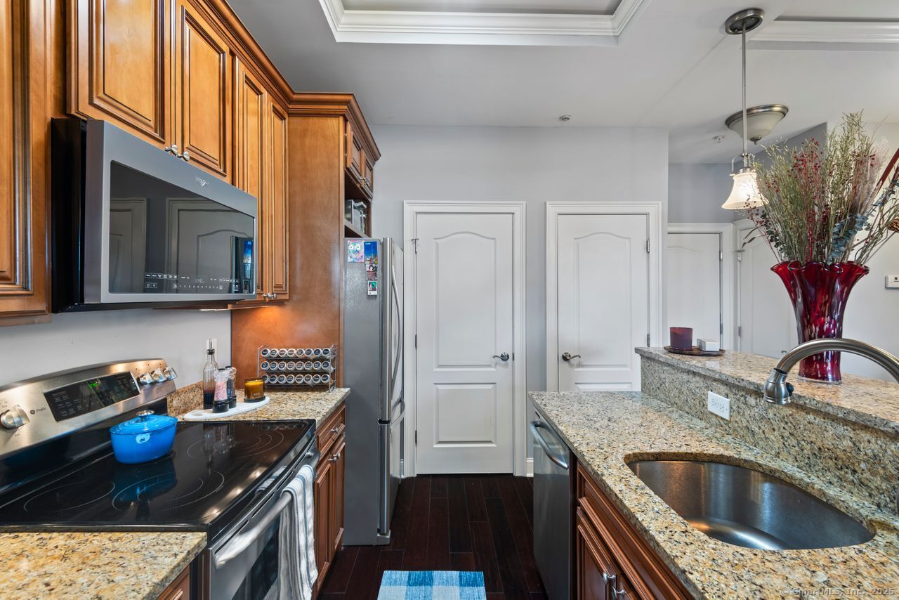 461 Bank Street #410, New London, Connecticut image 11