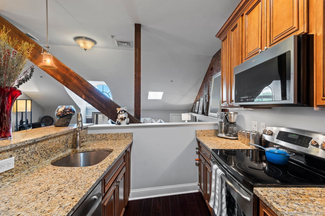 461 Bank Street #410, New London, Connecticut image 10