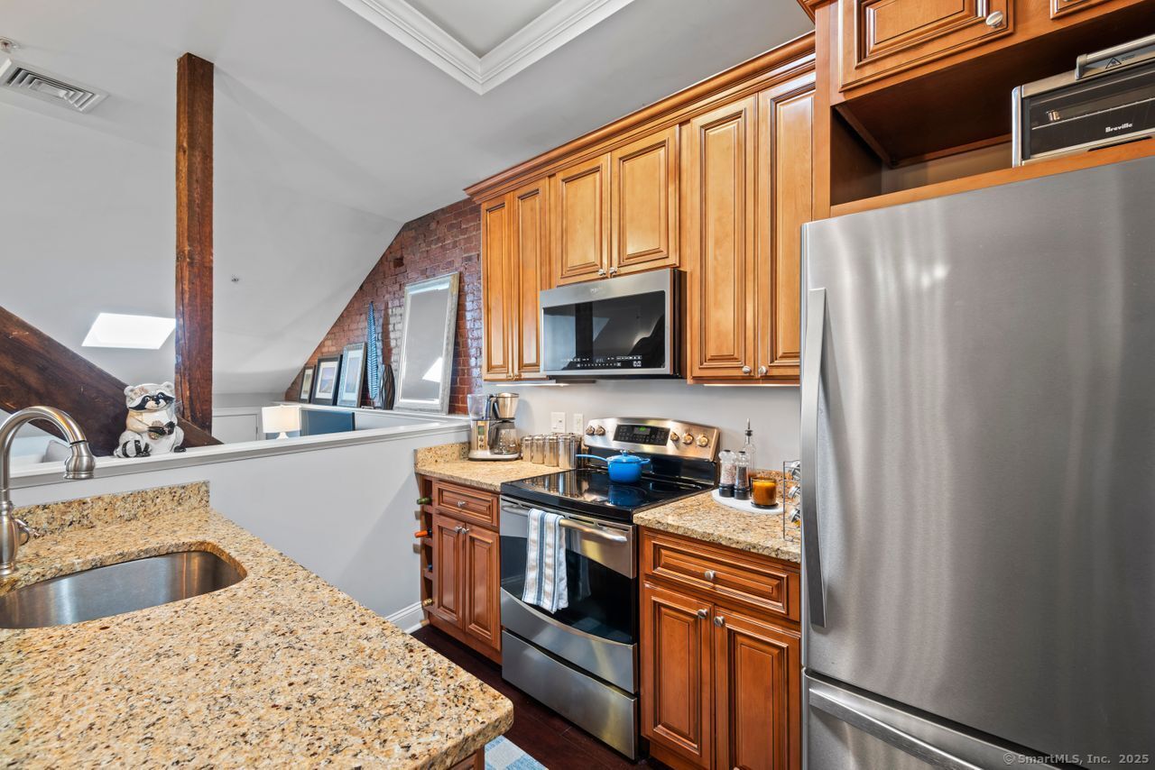 461 Bank Street #410, New London, Connecticut image 9