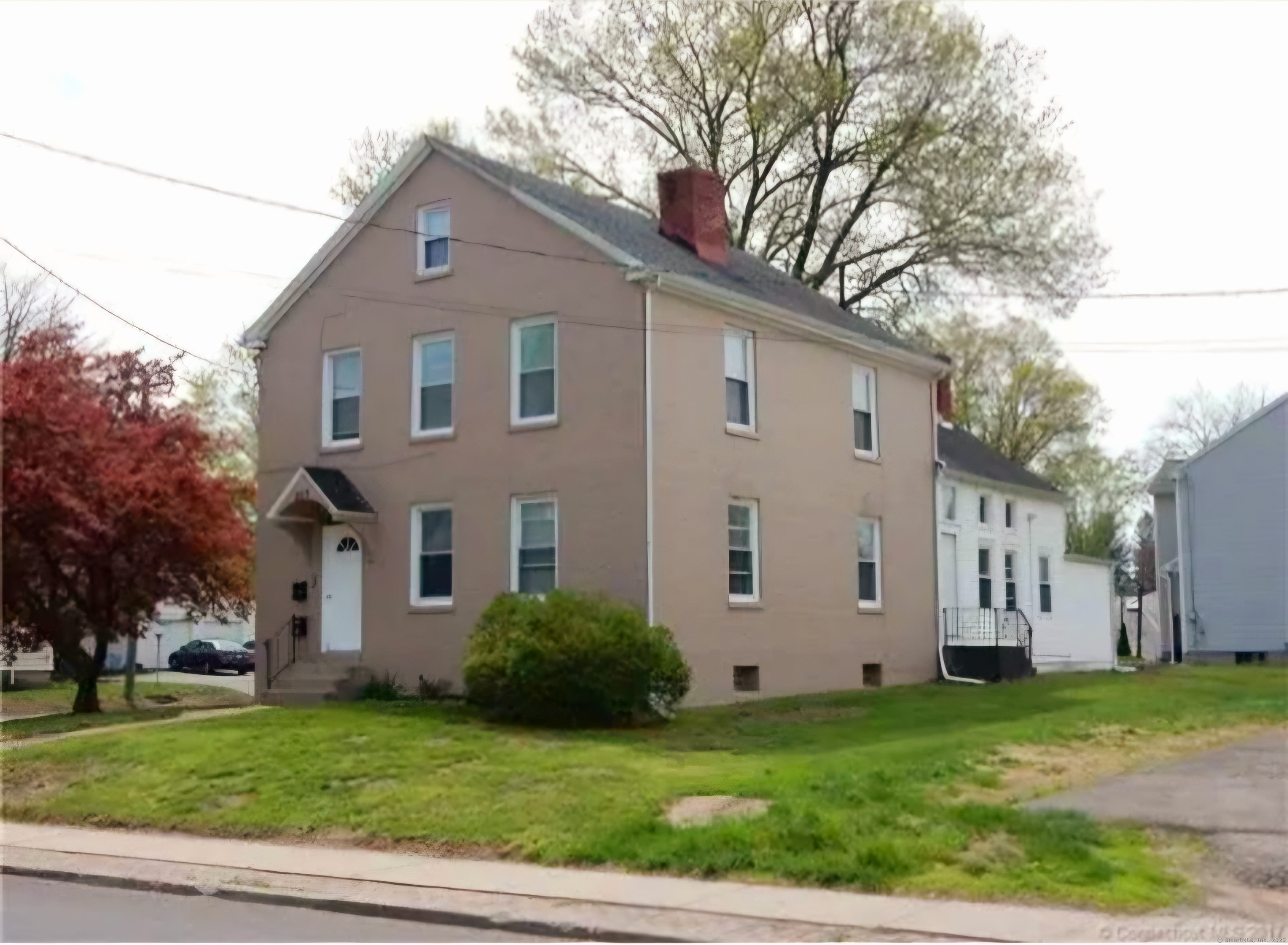 Windsor Avenue, Windsor, Connecticut - 3 Bedrooms  
1 Bathrooms  
8 Rooms - 