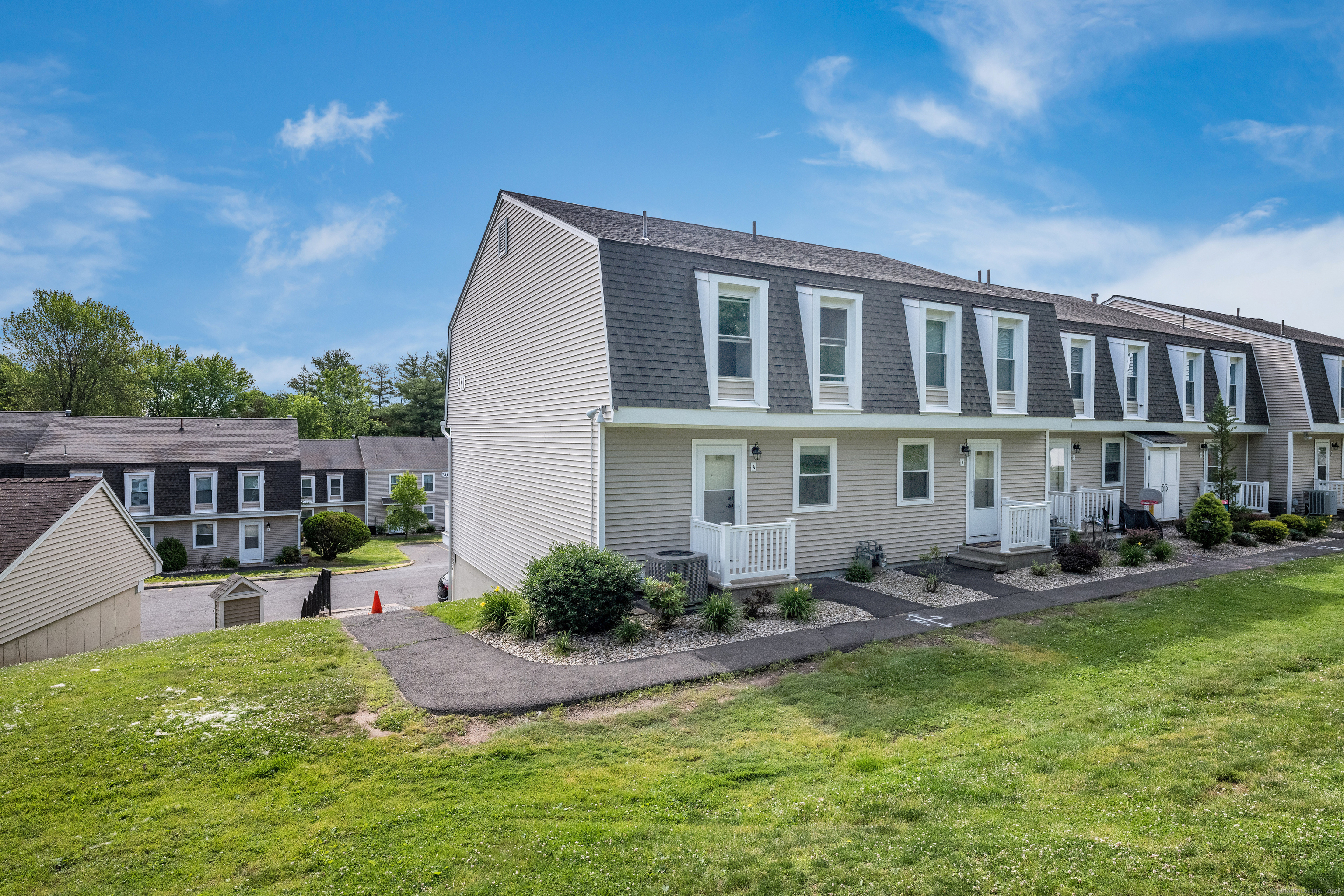 Property for Sale at 281 Brittany Farms Road 6A, New Britain, Connecticut - Bedrooms: 2 
Bathrooms: 2 
Rooms: 5  - $215,000