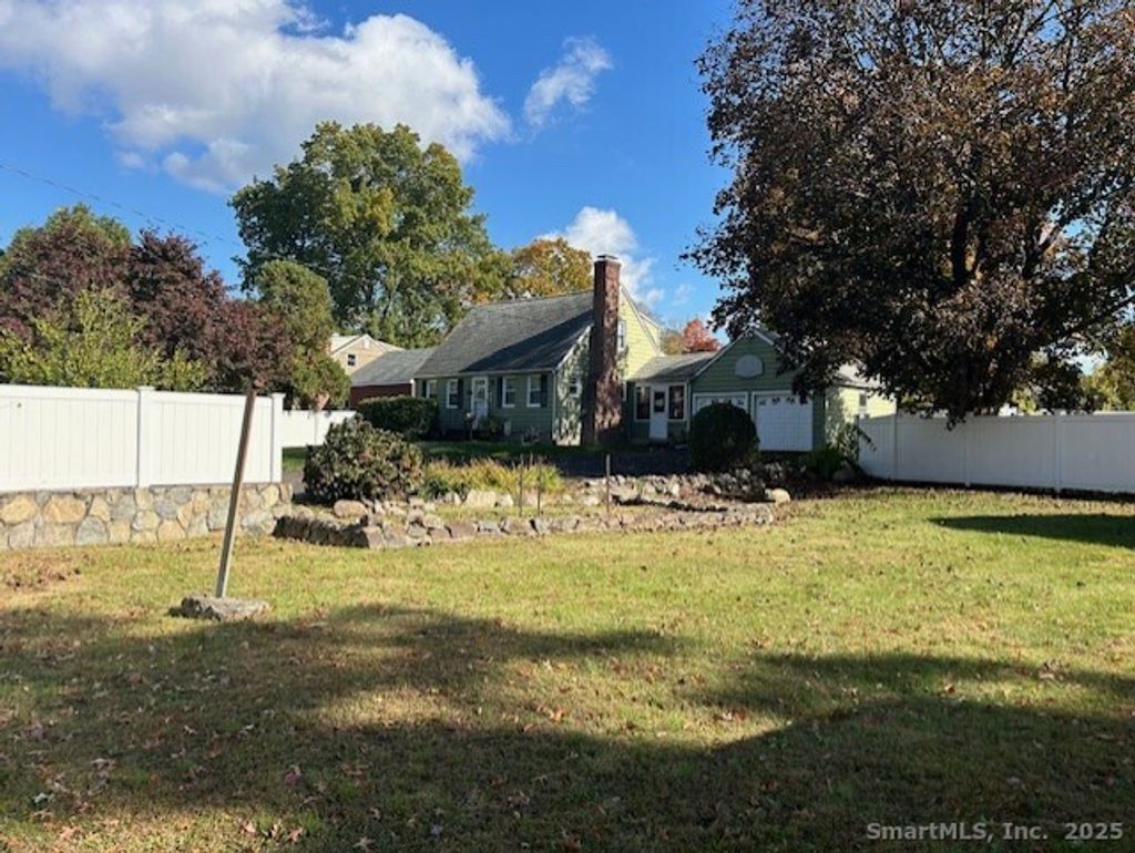 Photo of 14 Scofield Place, Norwalk, CT 06855 (MLS # 24140694)