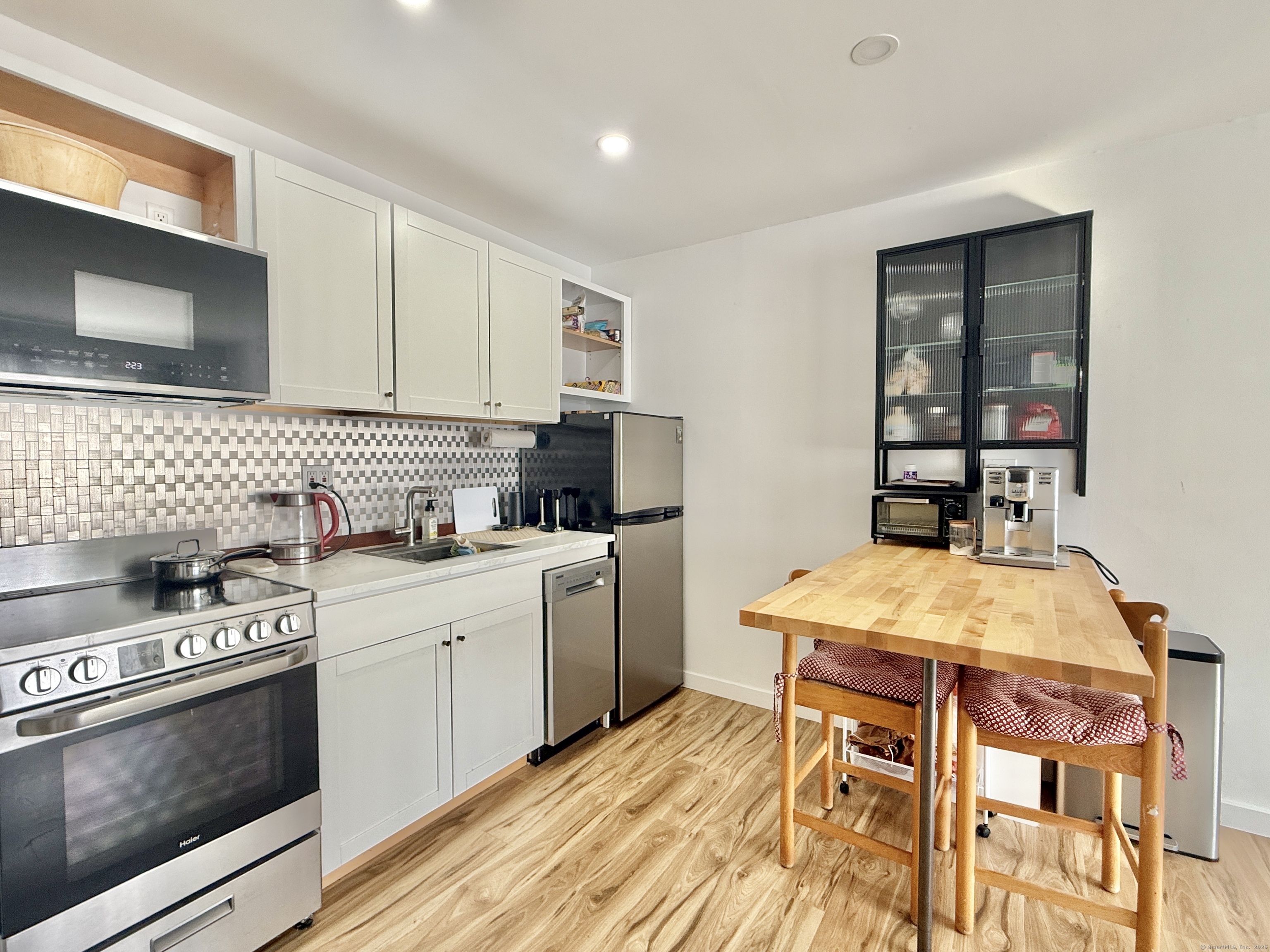 5 West Washington Avenue APT 5