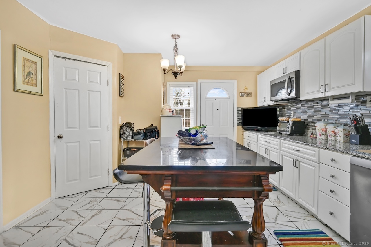 809 Burnside Avenue, East Hartford, Connecticut image 13