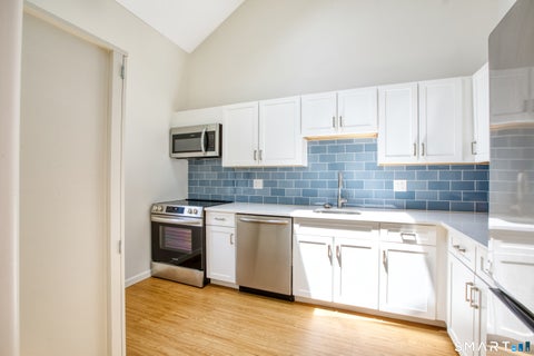 Condo For Sale - 2289 Bedford Street #A9<br/> Stamford, CT 06905
