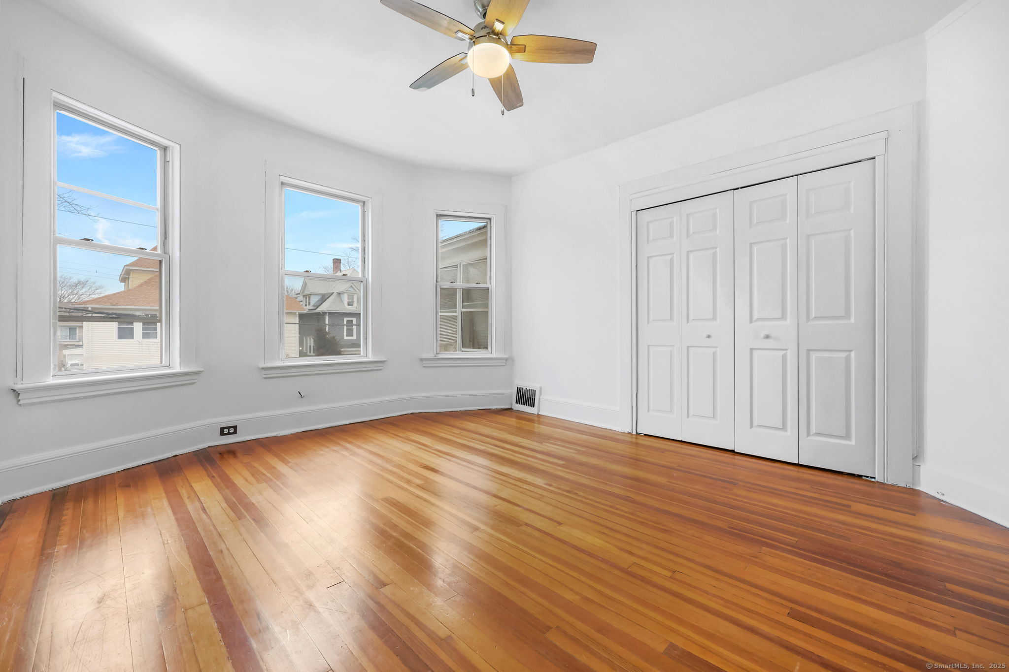 Rental Property at Beechwood Avenue 2, Bridgeport, Connecticut - Bedrooms: 3 
Bathrooms: 1 
Rooms: 6  - $2,500 MO.