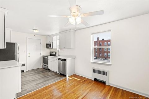 Tiny photo for 30 Arnold Way #30-2, West Hartford, CT 06119 (MLS # 24135908)