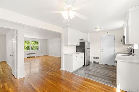 Tiny photo for 30 Arnold Way #30-2, West Hartford, CT 06119 (MLS # 24135908)