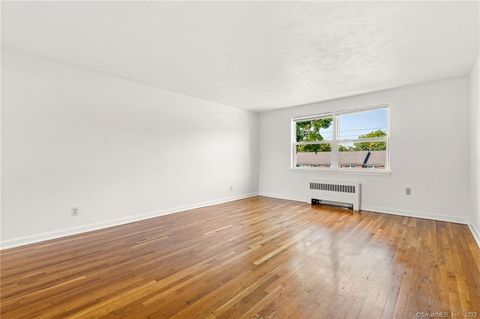 Tiny photo for 30 Arnold Way #30-2, West Hartford, CT 06119 (MLS # 24135908)