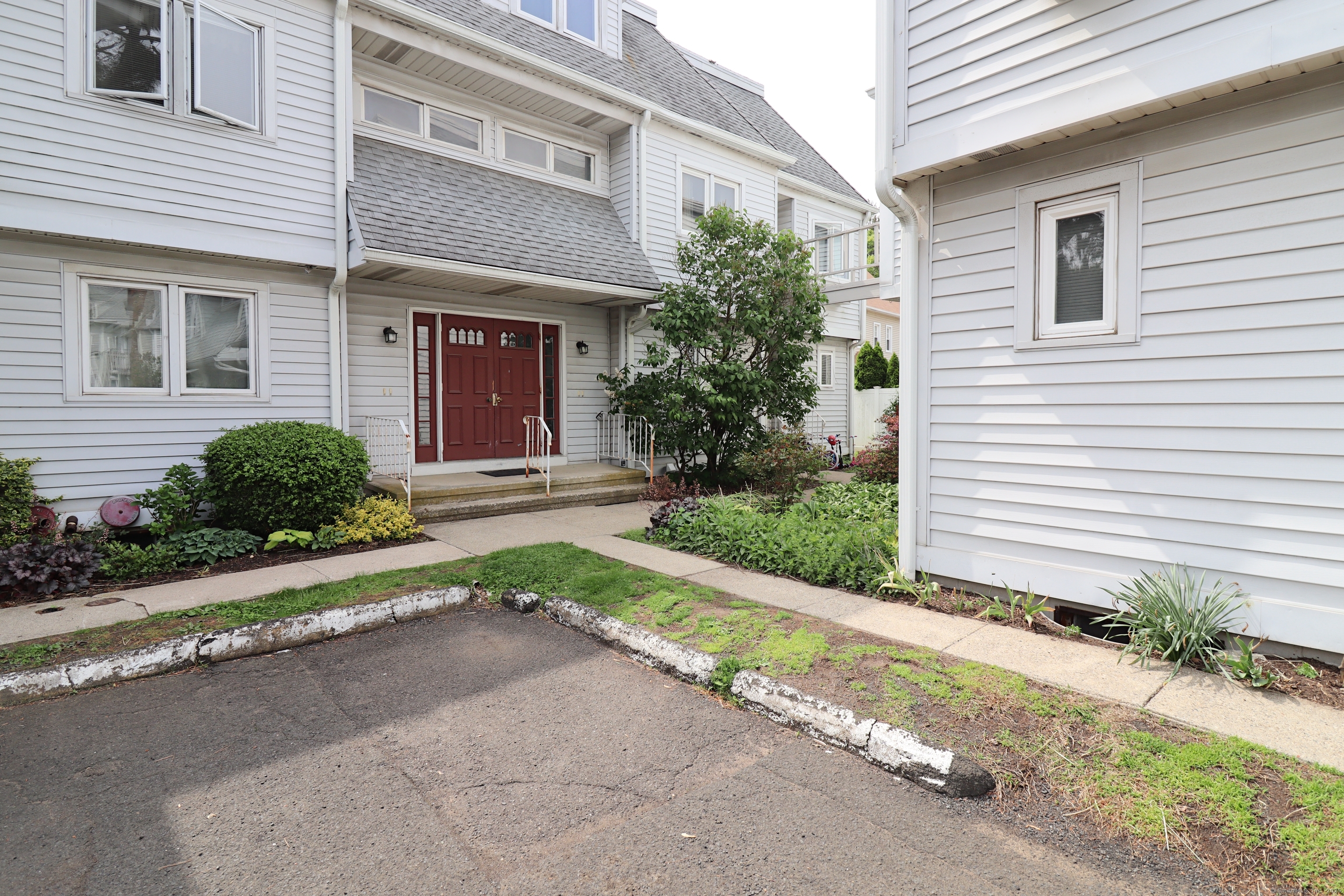 678 Savin Avenue #APT 2J, West Haven, Connecticut image 2