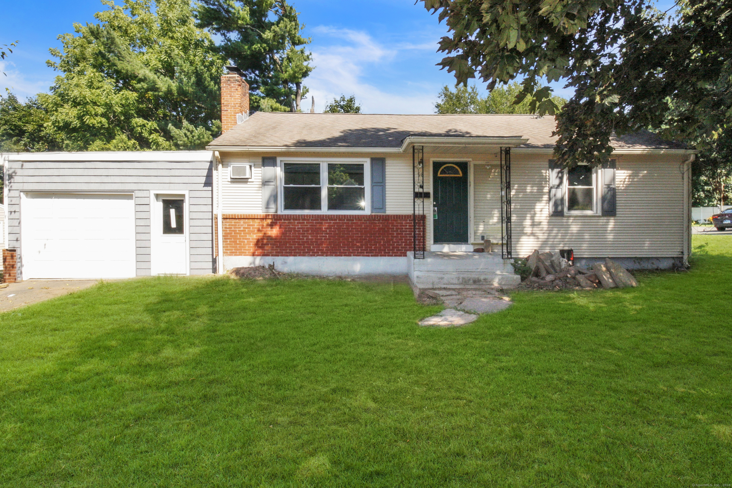 View Vernon, CT 06066 house