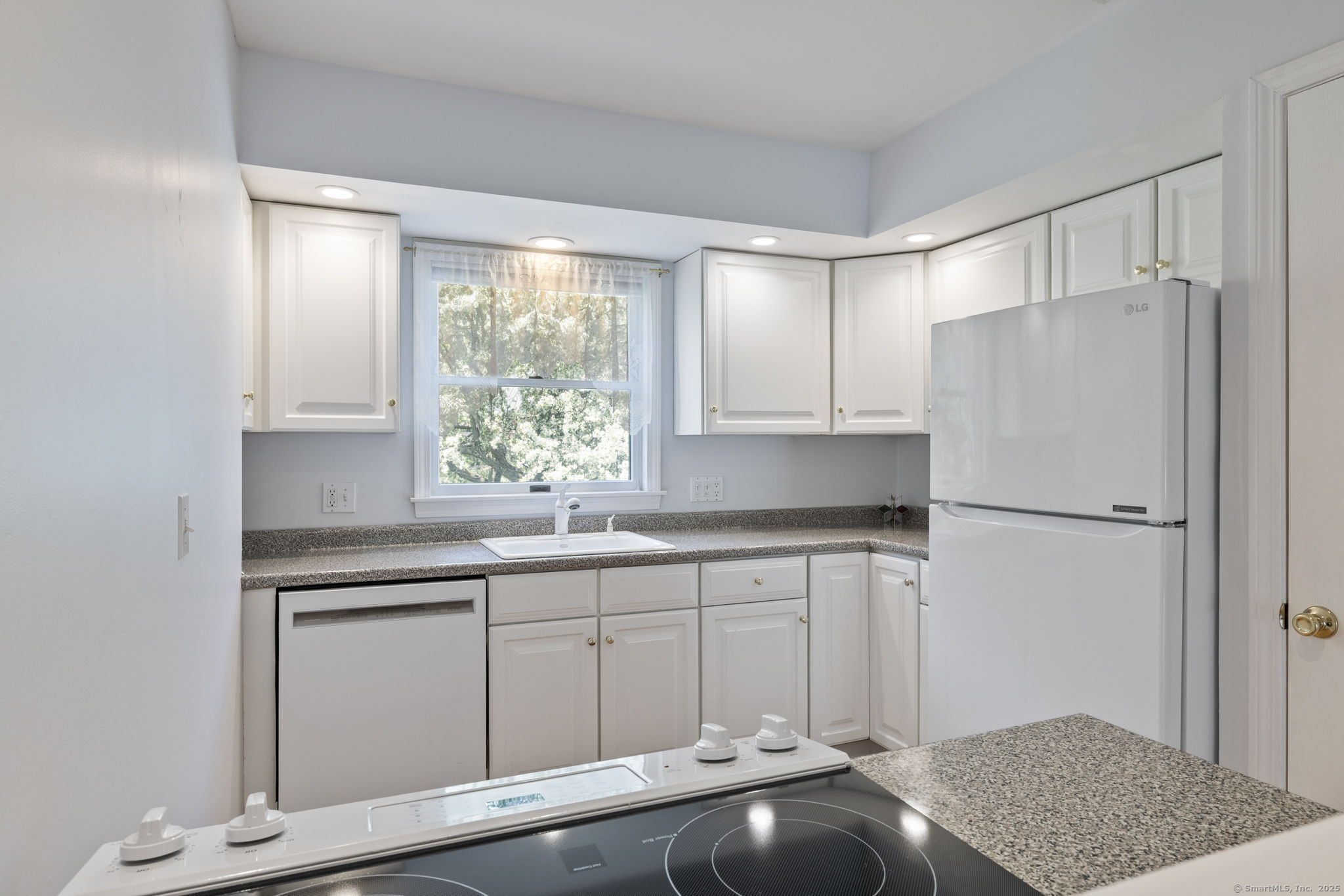 3 River Edge Drive, Newtown, Connecticut image 28