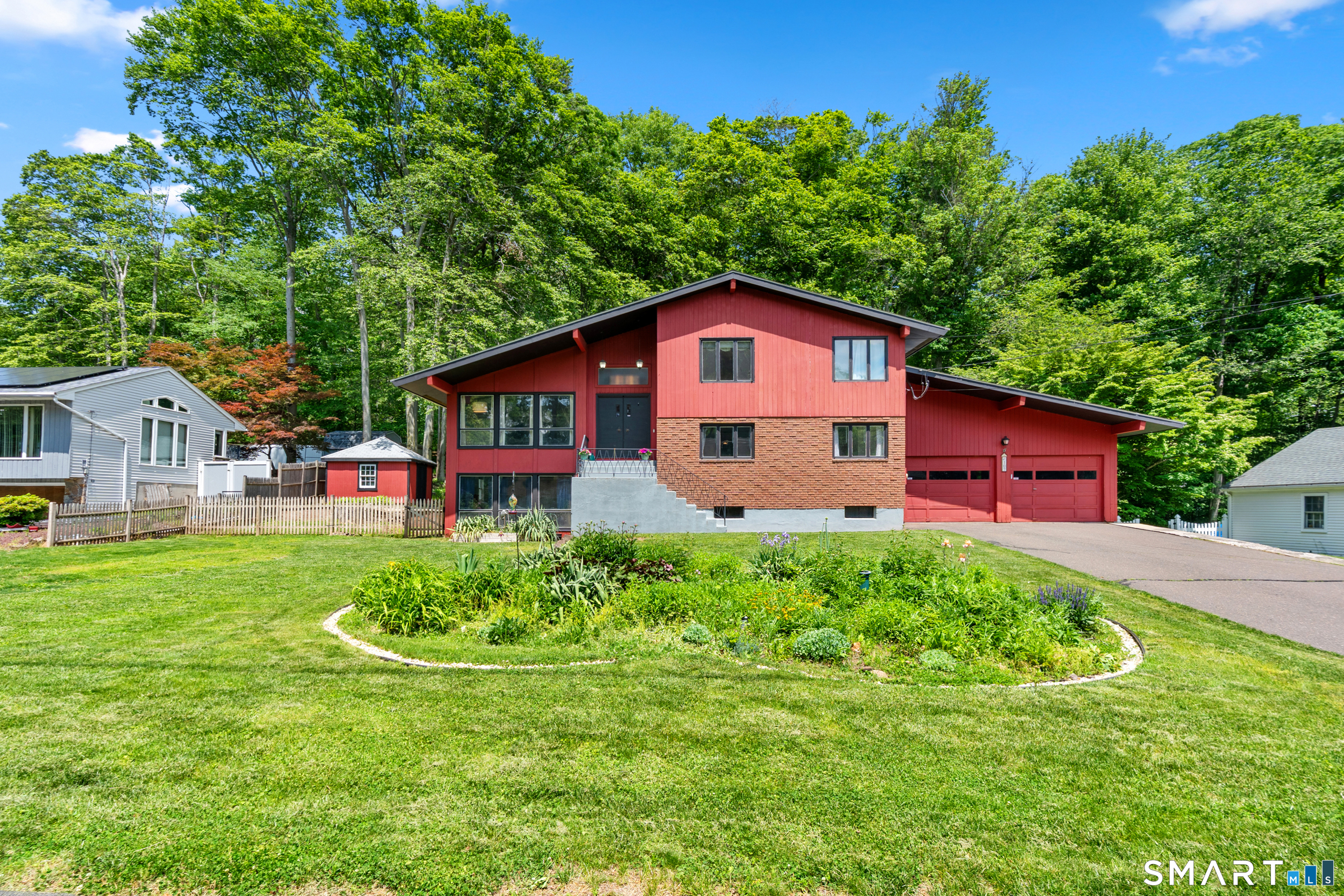 107 Round Hill Road