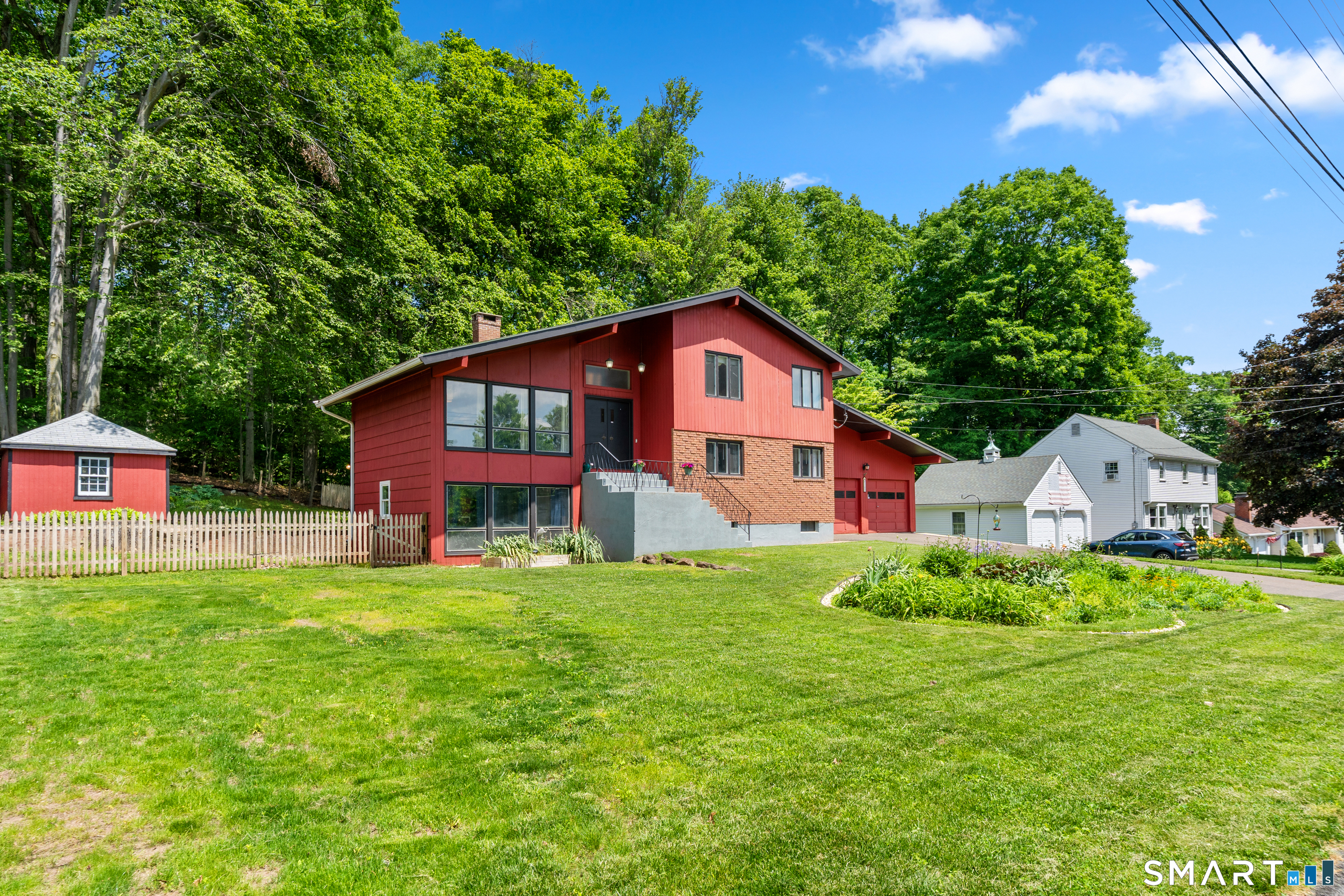 107 Round Hill Road