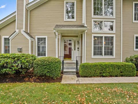 7 Regency Circle 7 Trumbull CT 06611