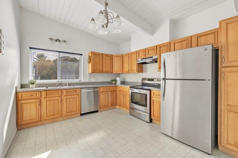 Tiny photo for 92 Montauk Street #92, Fairfield, CT 06825 (MLS # 24133439)