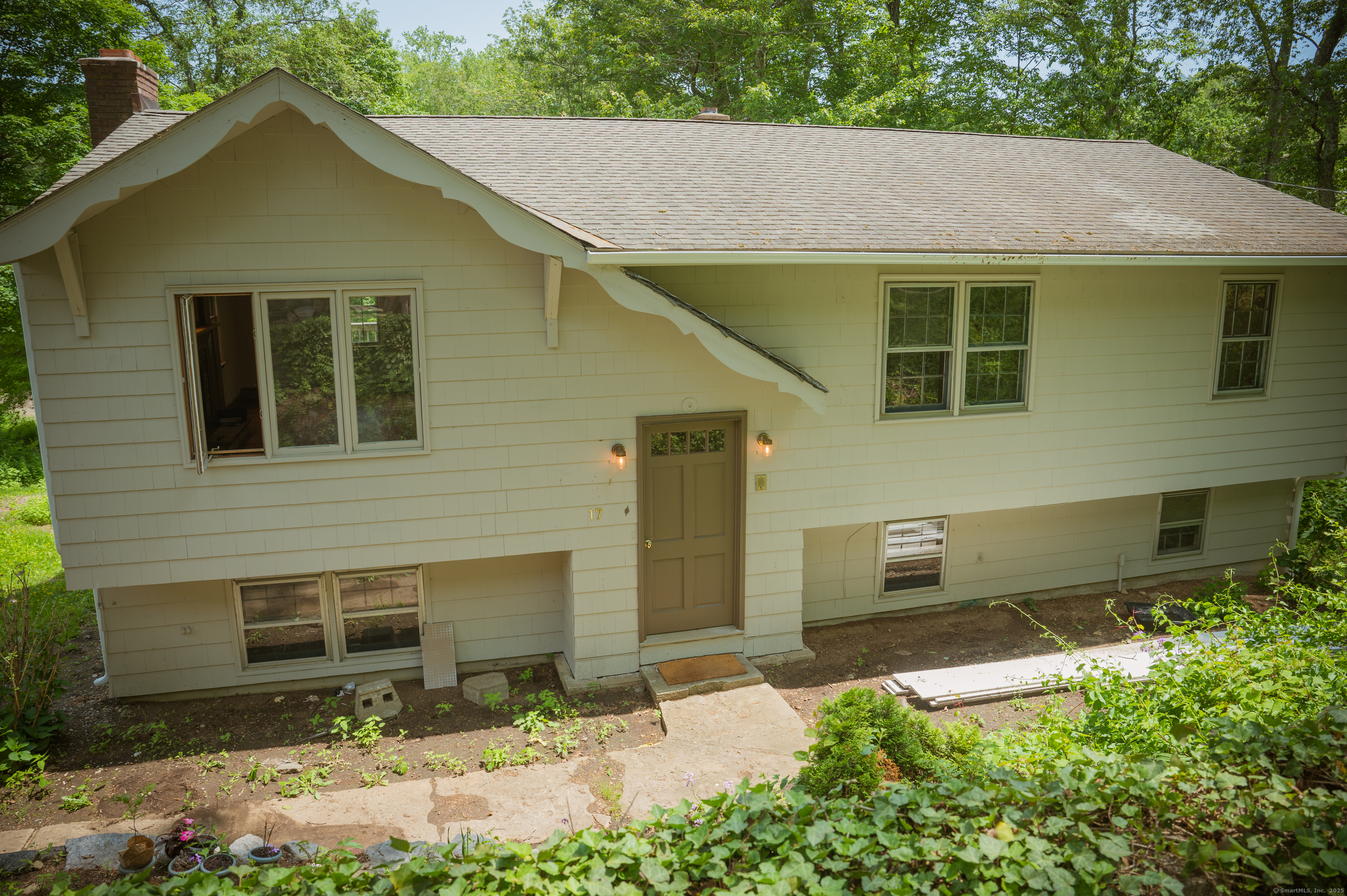 Property for Sale at Valley Road, Clinton, Connecticut - Bedrooms: 4 
Bathrooms: 2 
Rooms: 9  - $425,000