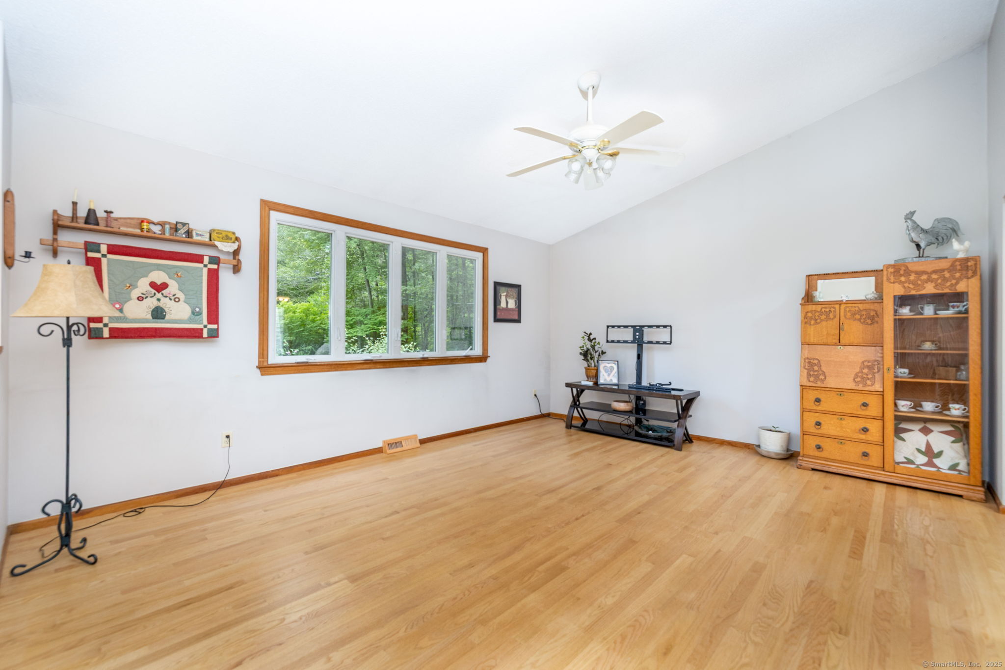 Colchester, Connecticut 06415, United States, 4 Bedrooms Bedrooms, ,3 BathroomsBathrooms,Residential,Active,196260