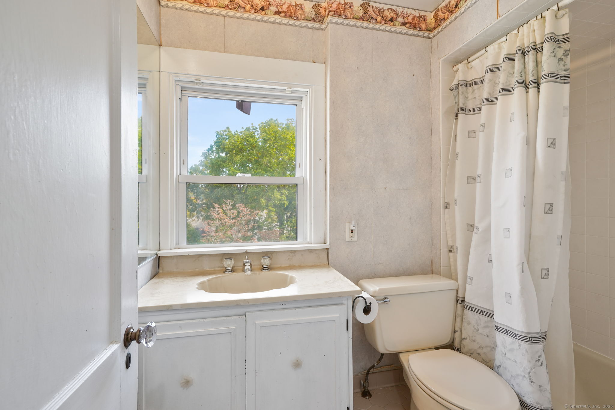 Stamford, Connecticut 06902, United States, 3 Bedrooms Bedrooms, ,2 BathroomsBathrooms,Residential,Active,229957