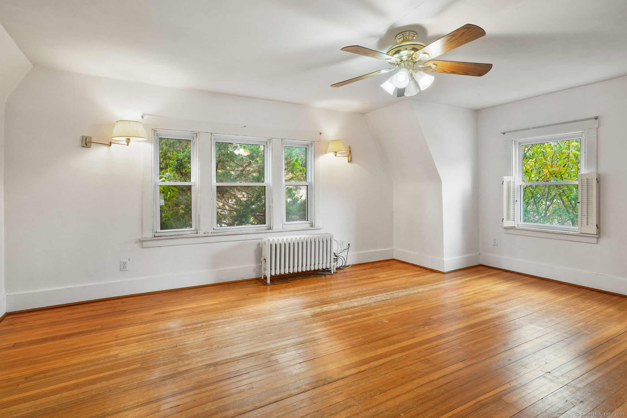 Stamford, Connecticut 06902, United States, 3 Bedrooms Bedrooms, ,2 BathroomsBathrooms,Residential,Active,229957