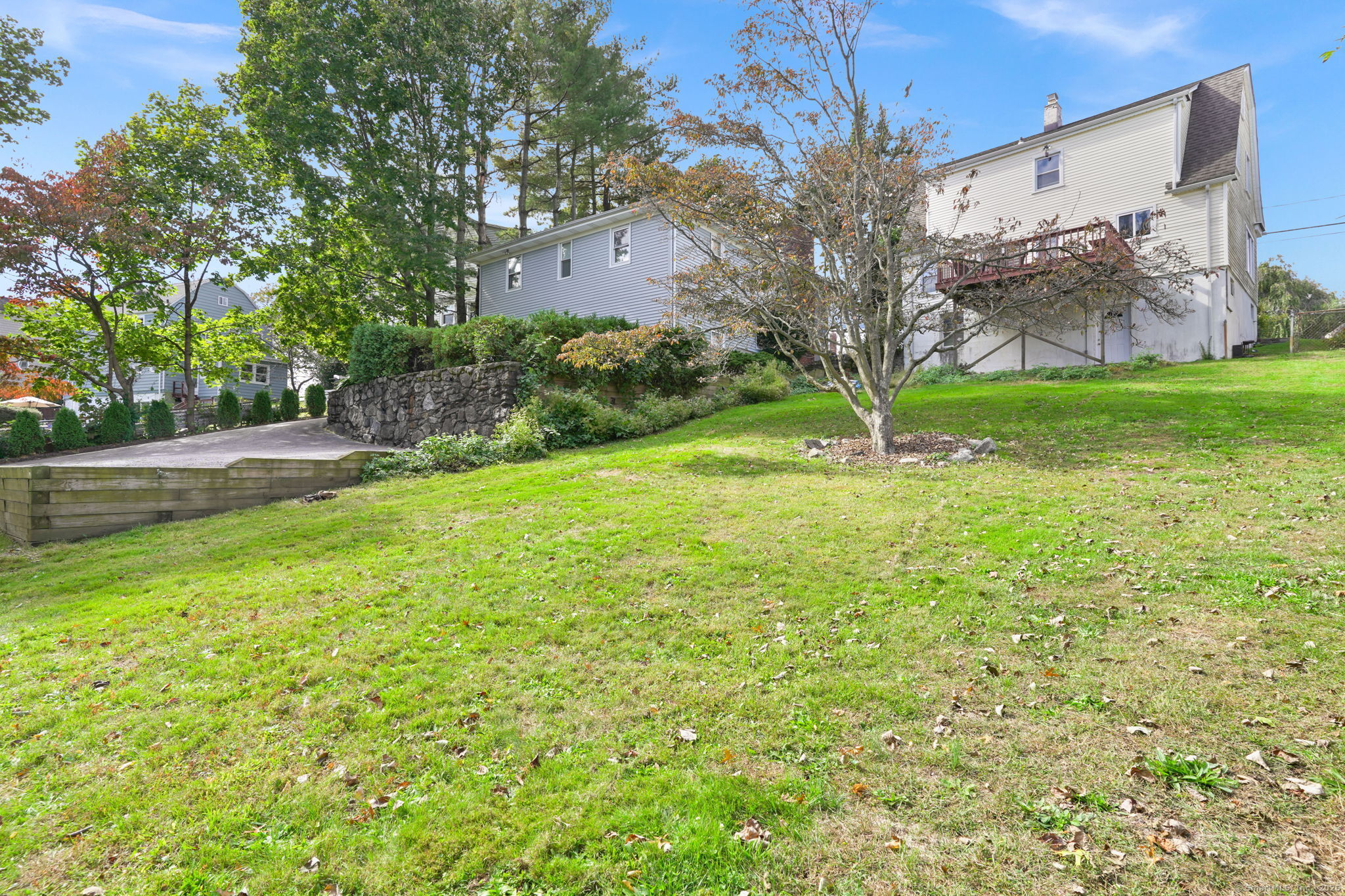 Stamford, Connecticut 06902, United States, 3 Bedrooms Bedrooms, ,2 BathroomsBathrooms,Residential,Active,229957