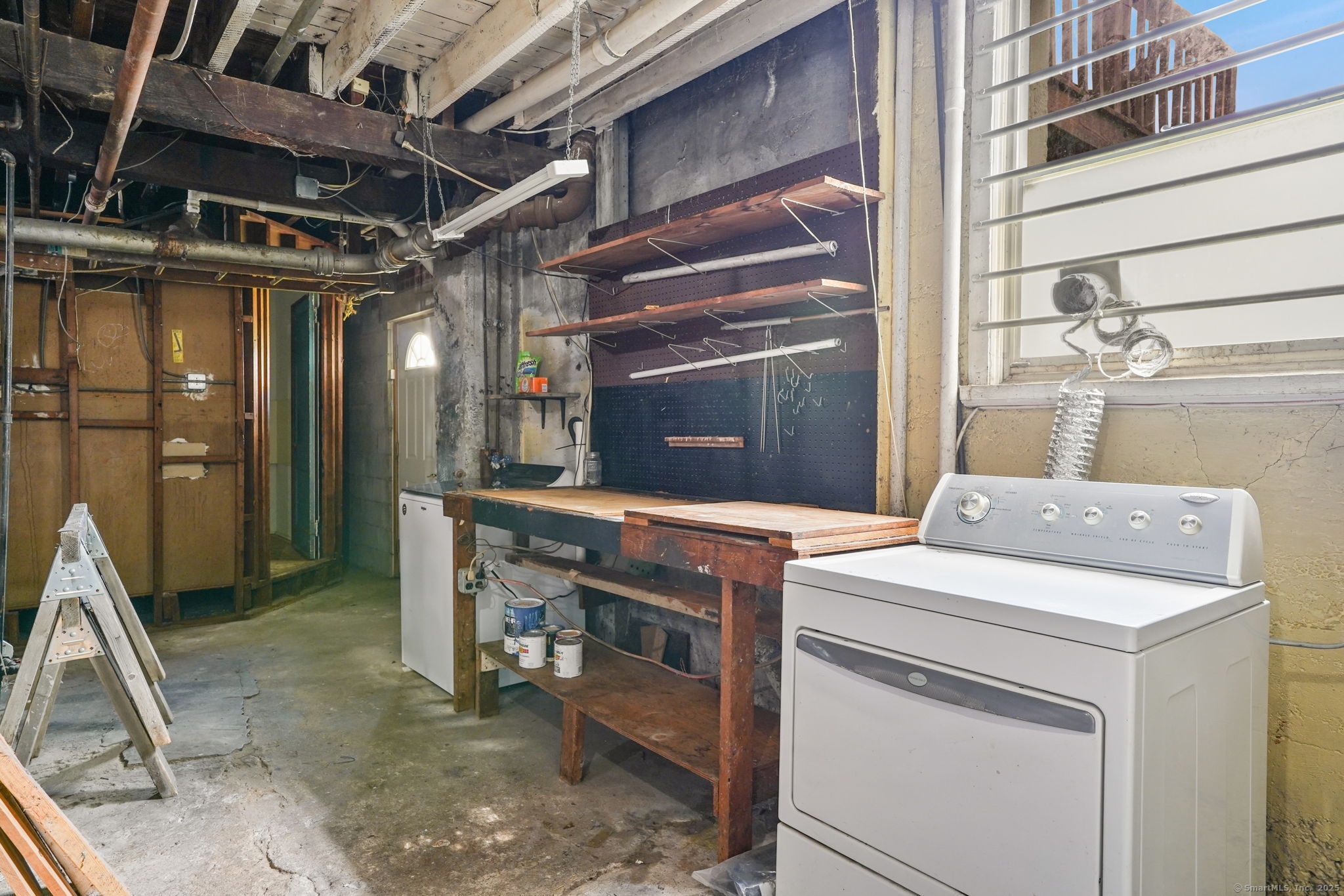 Stamford, Connecticut 06902, United States, 3 Bedrooms Bedrooms, ,2 BathroomsBathrooms,Residential,Active,229957