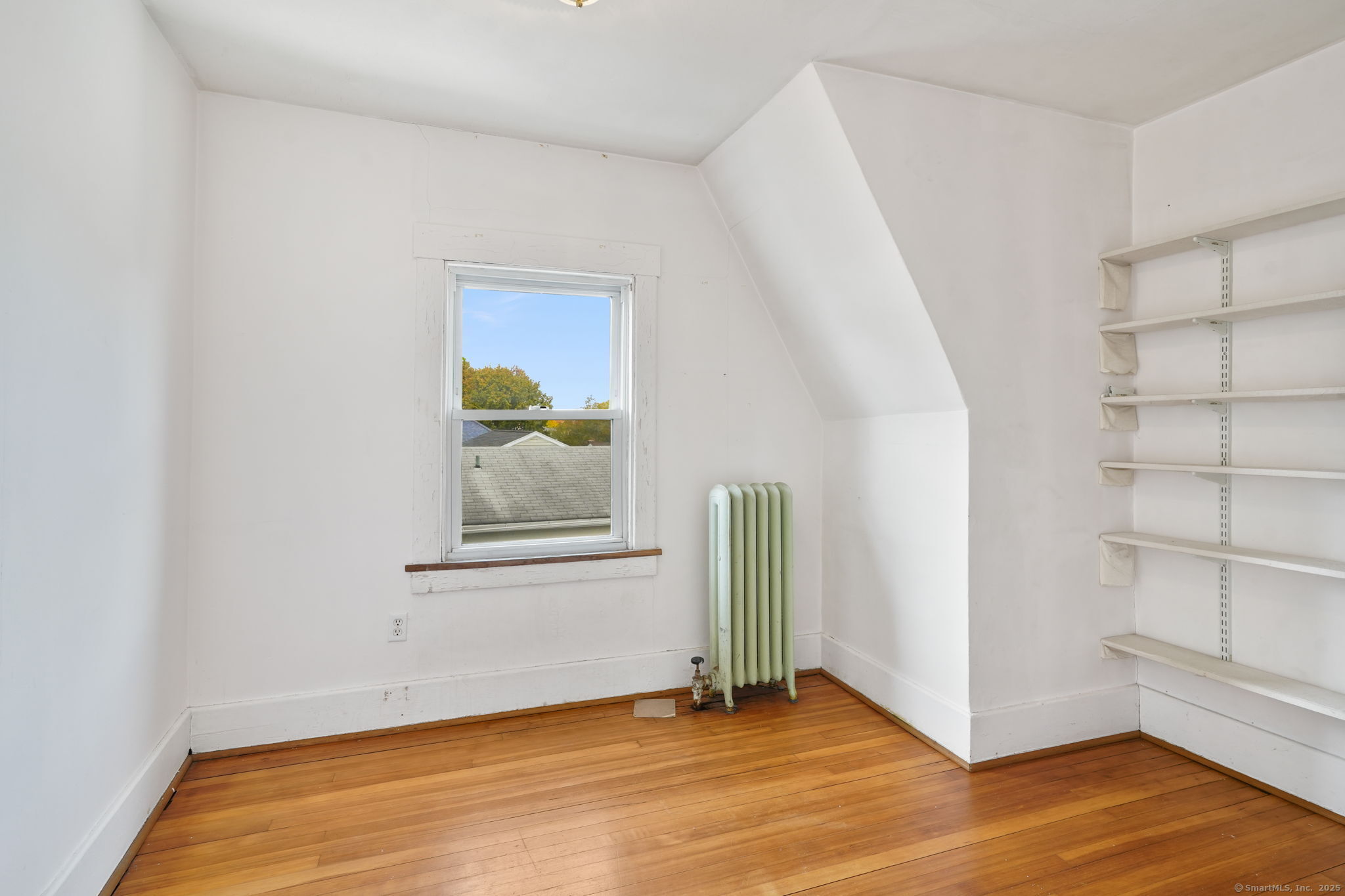 Stamford, Connecticut 06902, United States, 3 Bedrooms Bedrooms, ,2 BathroomsBathrooms,Residential,Active,229957