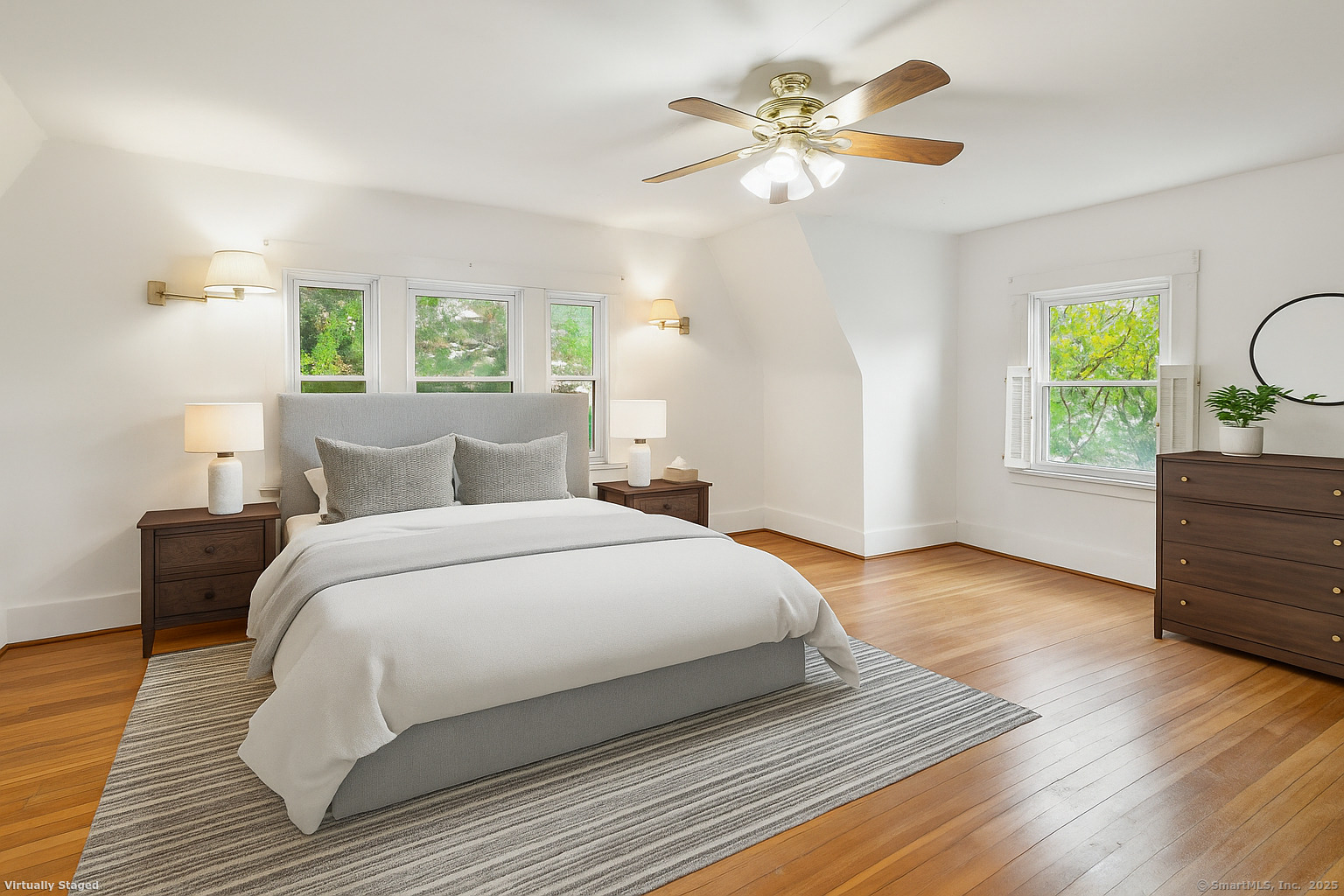 Stamford, Connecticut 06902, United States, 3 Bedrooms Bedrooms, ,2 BathroomsBathrooms,Residential,Active,229957