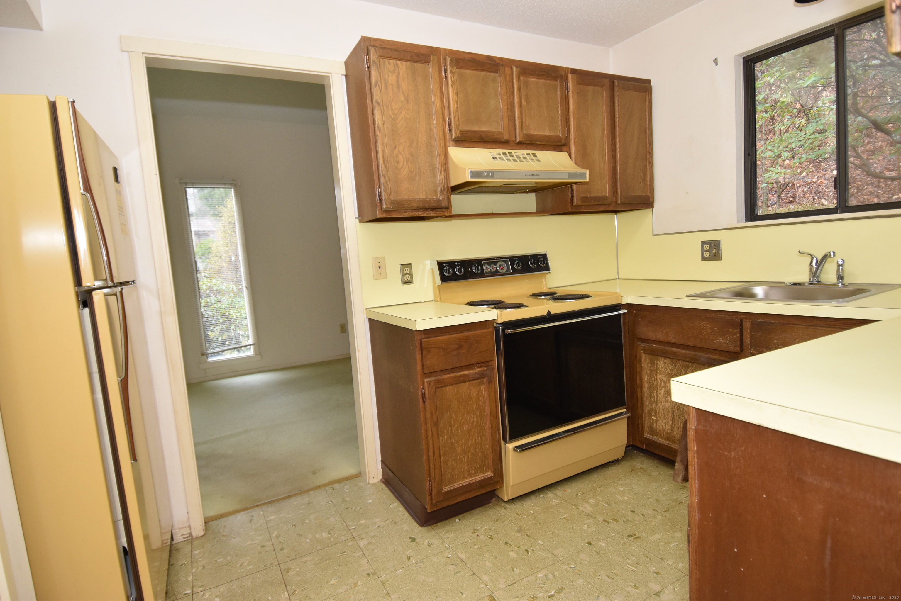 1034 Heritage Village #B, Southbury, Connecticut image 5