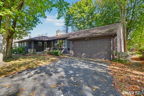 Photo of 1746 Huntington Road, Stratford, CT 06614 (MLS # 24215485)