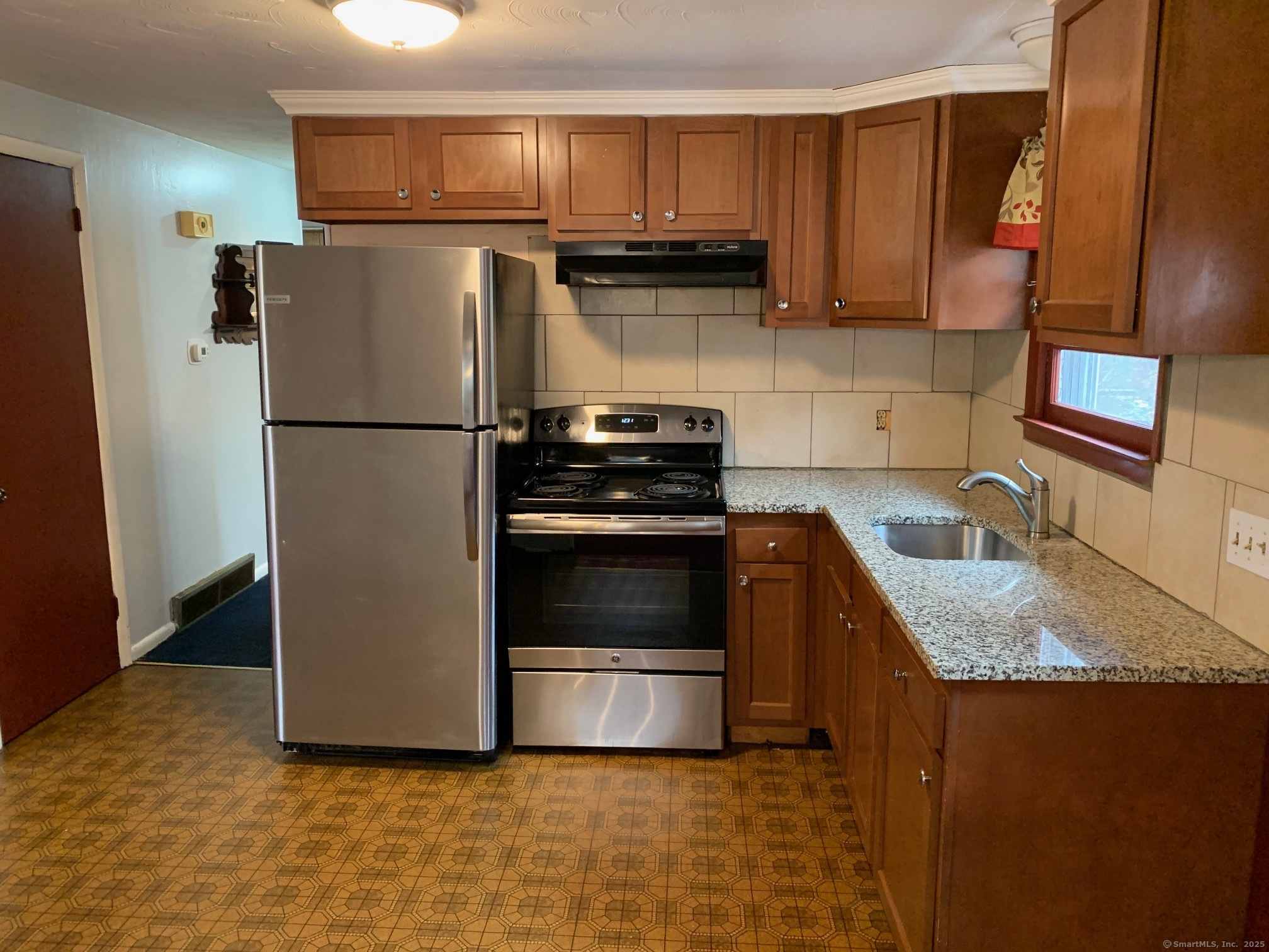 175 Devonwood Drive, Waterbury, Connecticut image 11