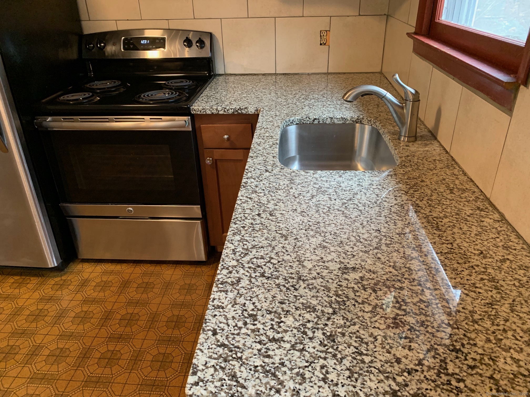175 Devonwood Drive, Waterbury, Connecticut image 13