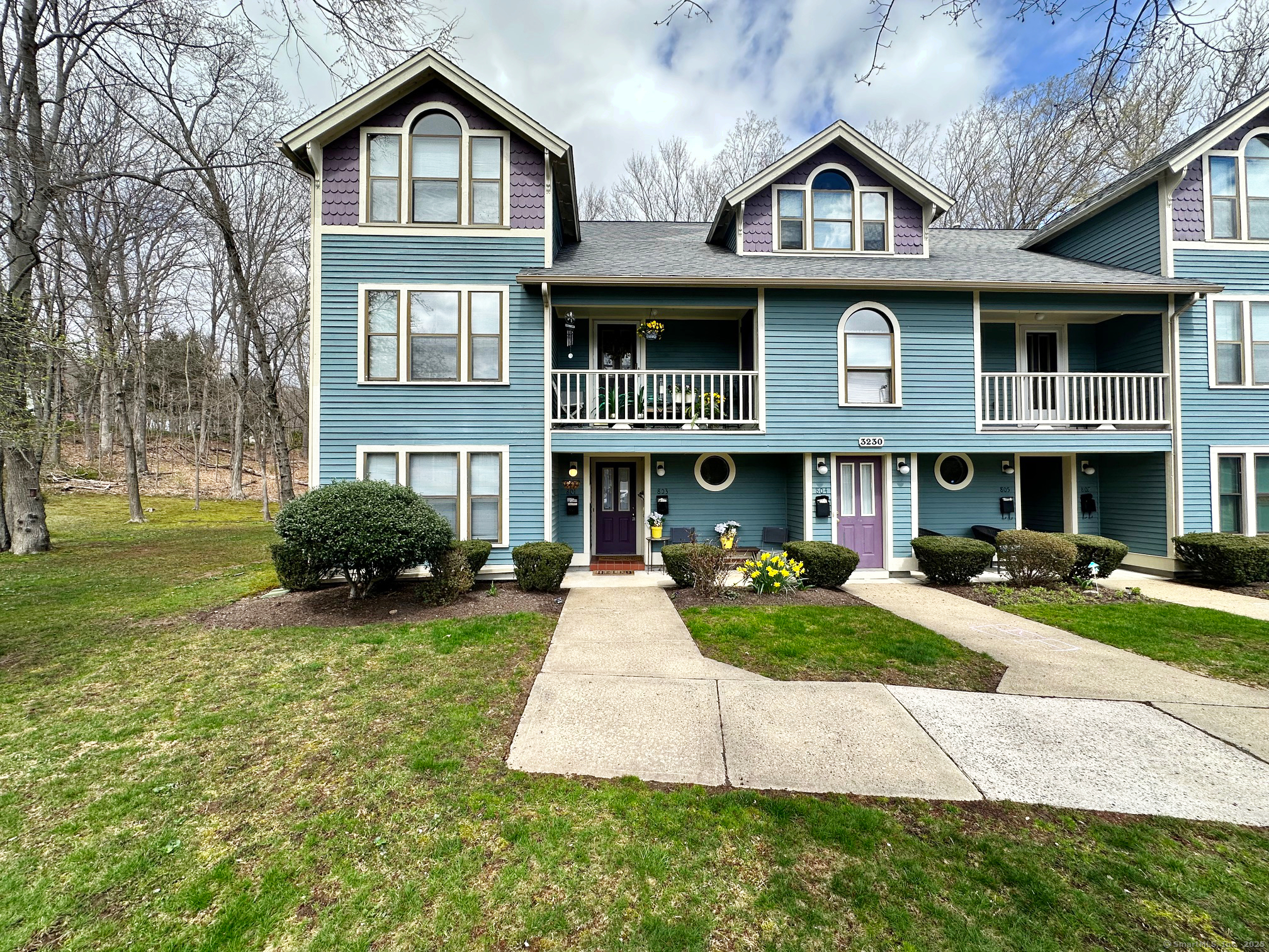 Rental Property at Whitney Avenue 801, Hamden, Connecticut - Bedrooms: 2 
Bathrooms: 2 
Rooms: 4  - $2,500 MO.