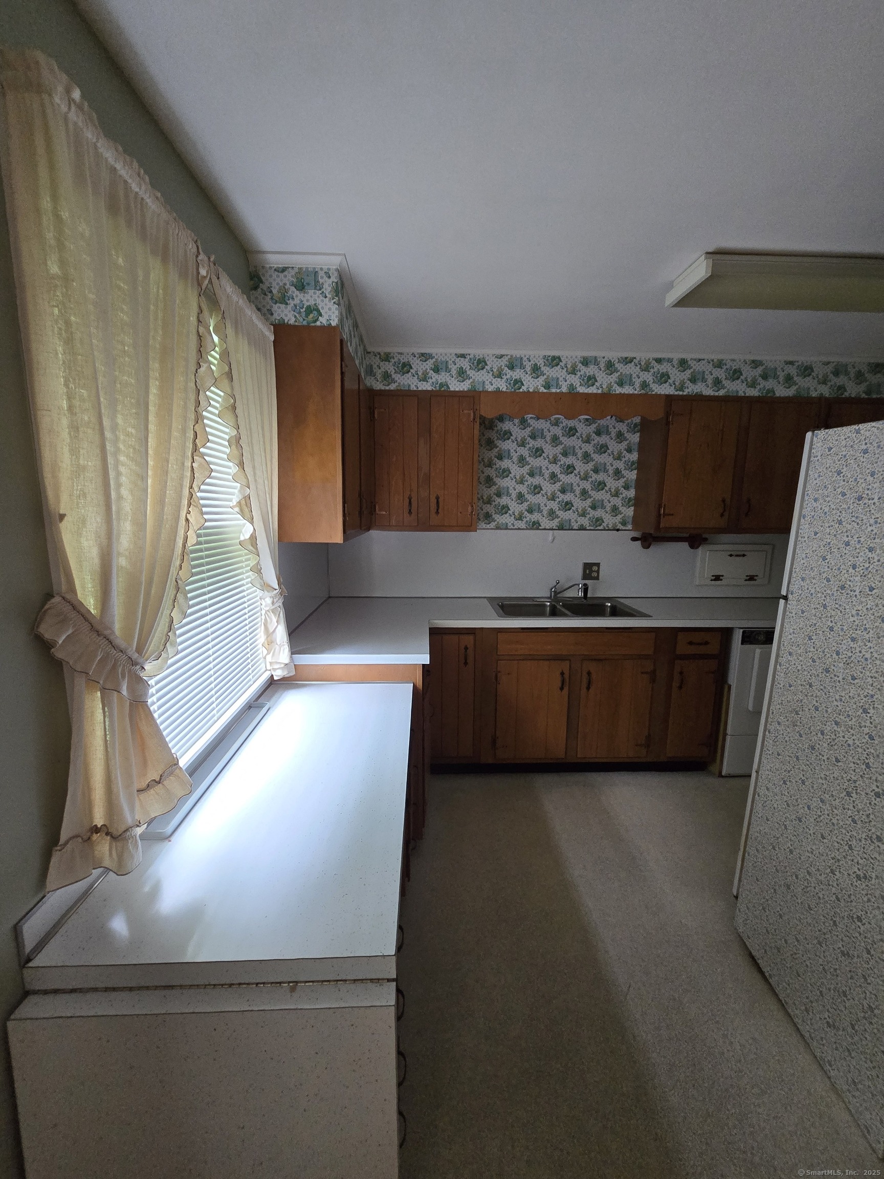 683 Torringford Street, Torrington, Connecticut image 4