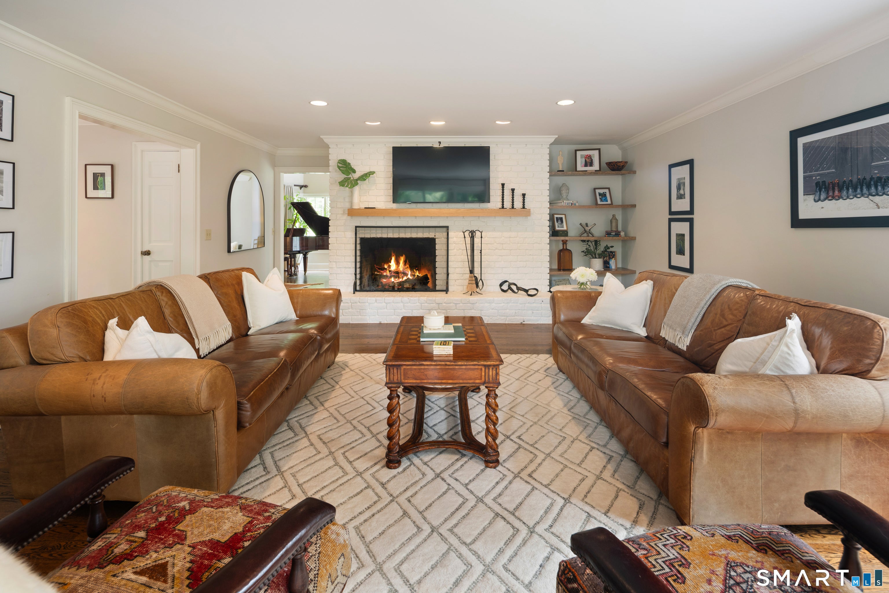 56 Long Lots Road