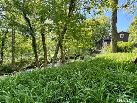 Photo of 154 Silvermine Avenue, Norwalk, CT 06850 (MLS # 24176444)