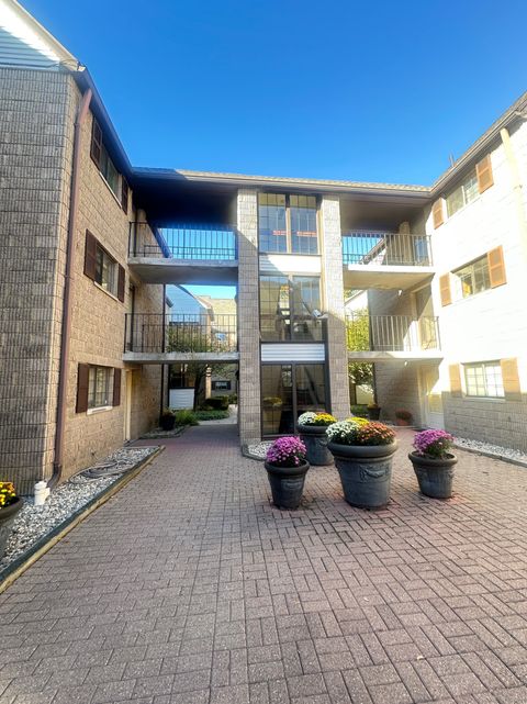 Tiny photo for 183 Loomis Drive #APT 104, West Hartford, CT 06107 (MLS # 24135627)