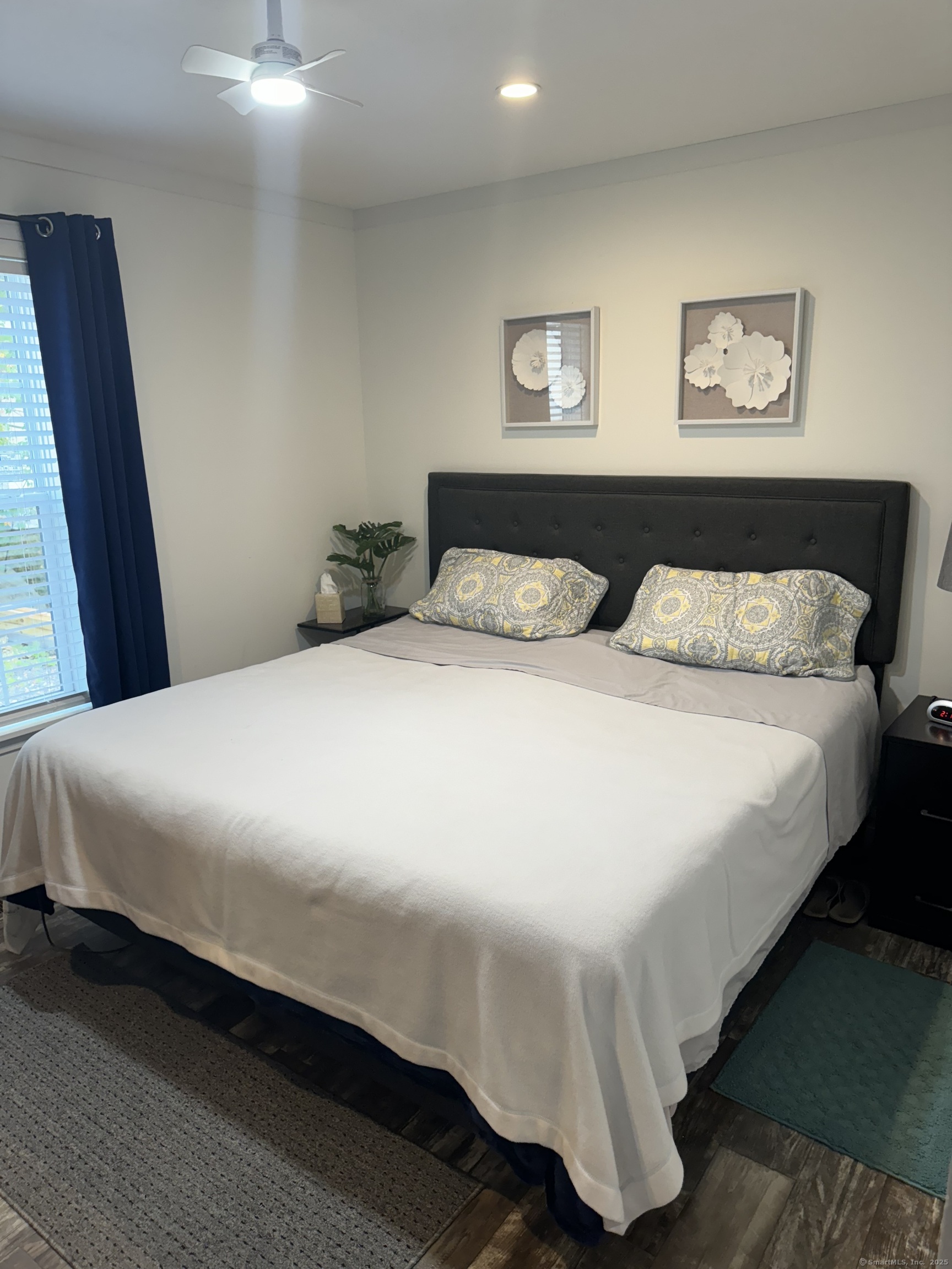 Vernon, Connecticut 06066, United States, 2 Bedrooms Bedrooms, ,1 BathroomBathrooms,Residential,Pending,210150