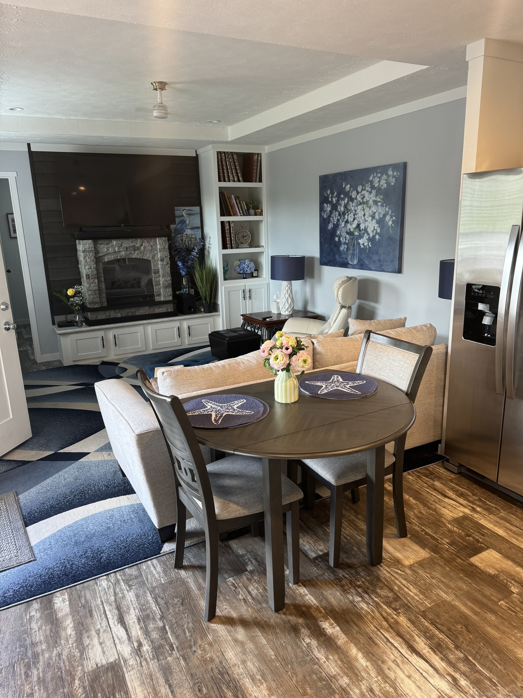 Vernon, Connecticut 06066, United States, 2 Bedrooms Bedrooms, ,1 BathroomBathrooms,Residential,Pending,210150