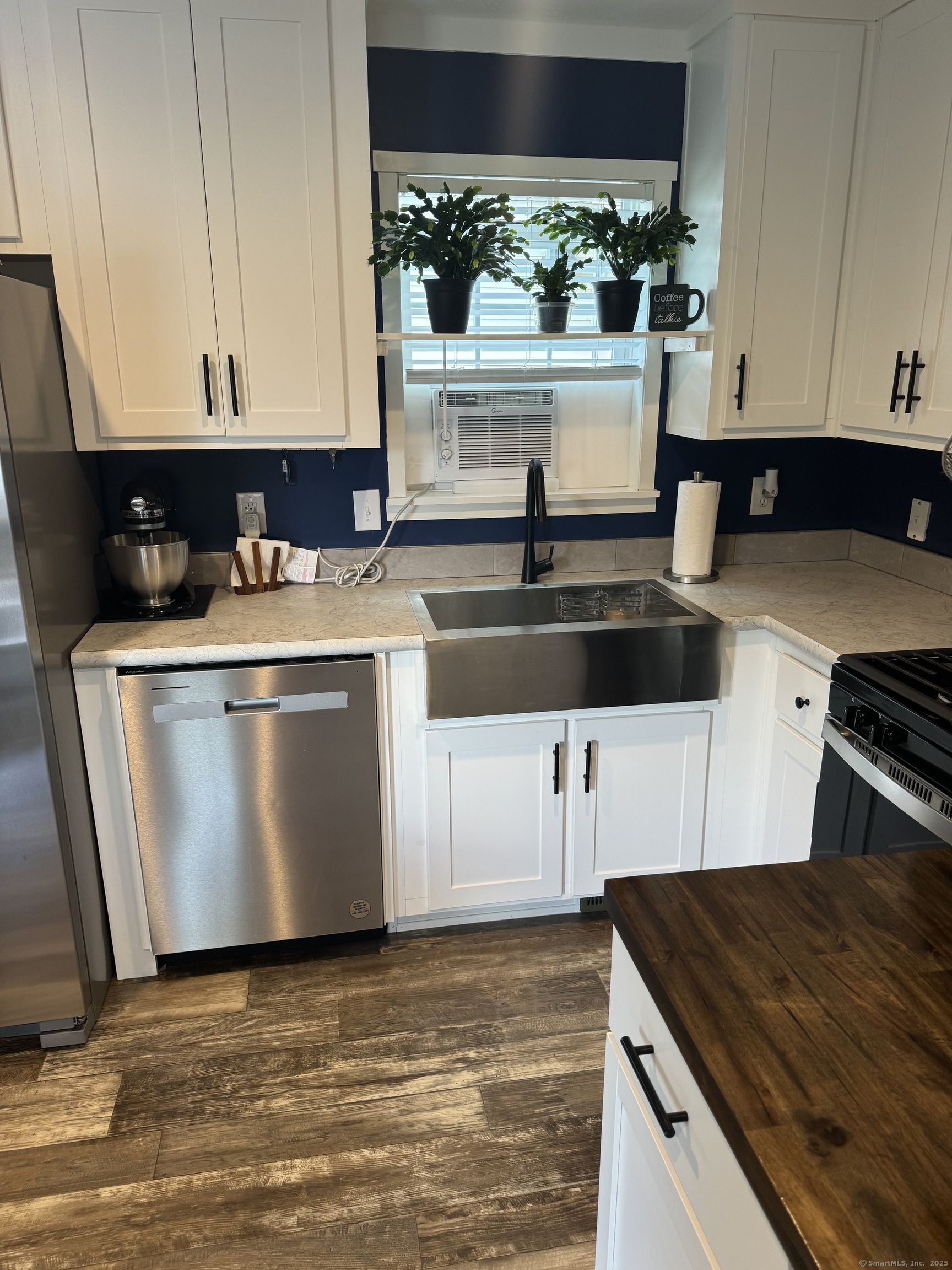 Vernon, Connecticut 06066, United States, 2 Bedrooms Bedrooms, ,1 BathroomBathrooms,Residential,Pending,210150