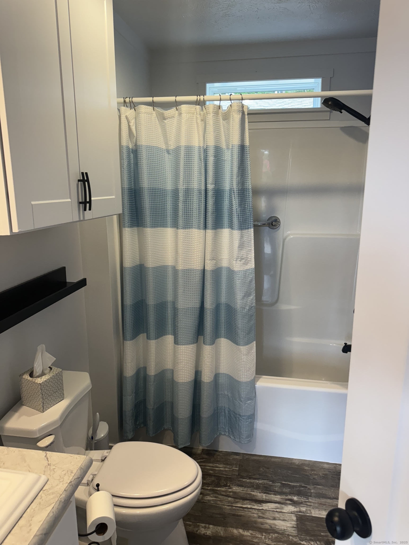 Vernon, Connecticut 06066, United States, 2 Bedrooms Bedrooms, ,1 BathroomBathrooms,Residential,Pending,210150