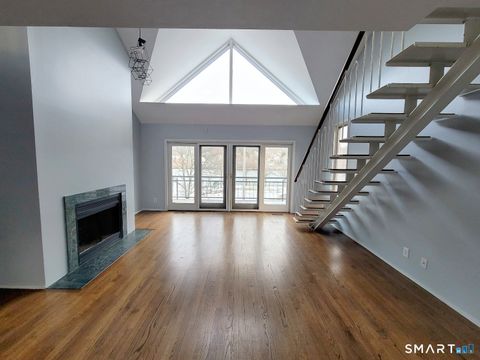 Condo For Sale - 2 Front Street #2J<br/> New Haven, CT 06513