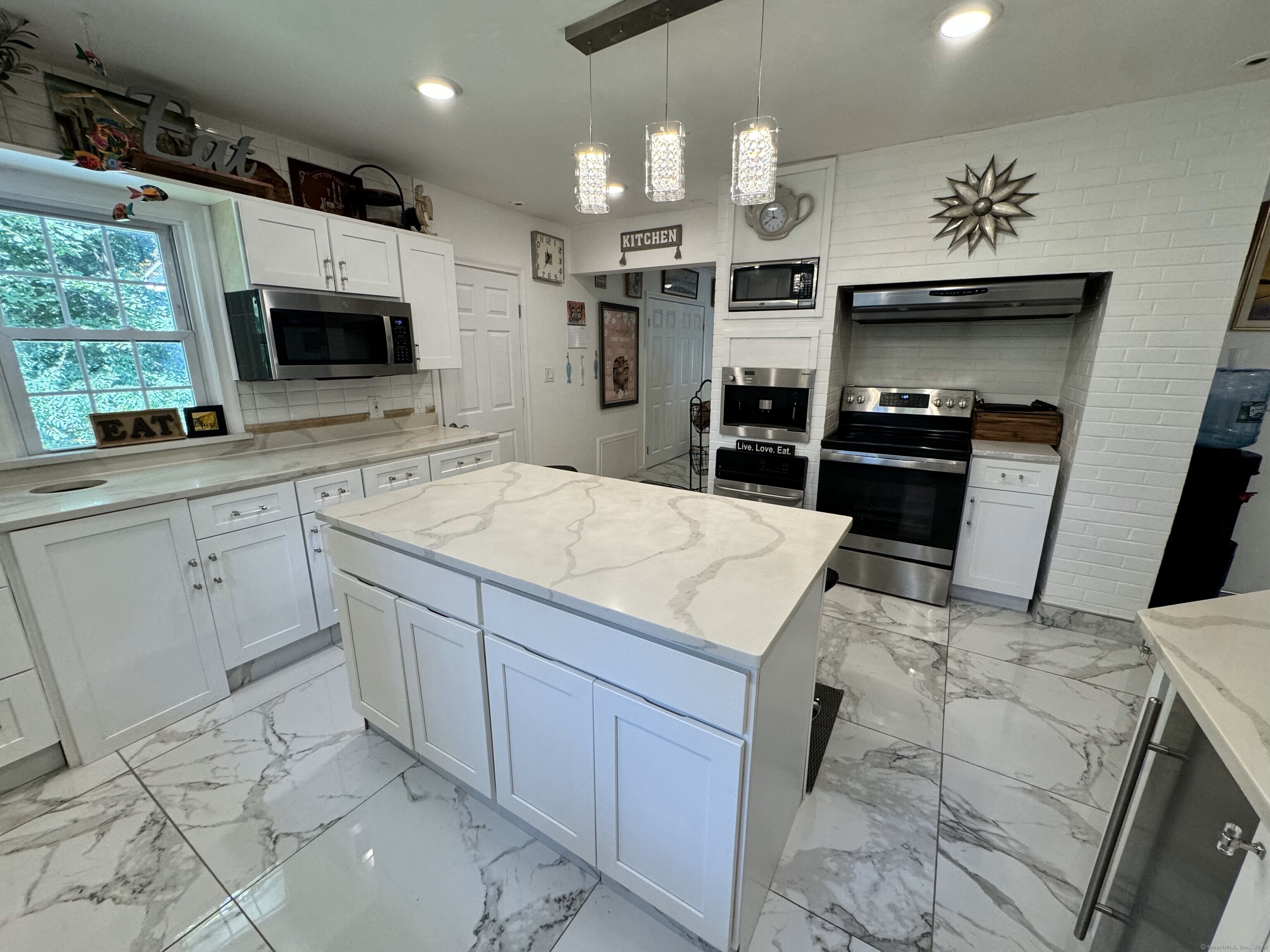 170 Hunter Drive, West Hartford, Connecticut image 10
