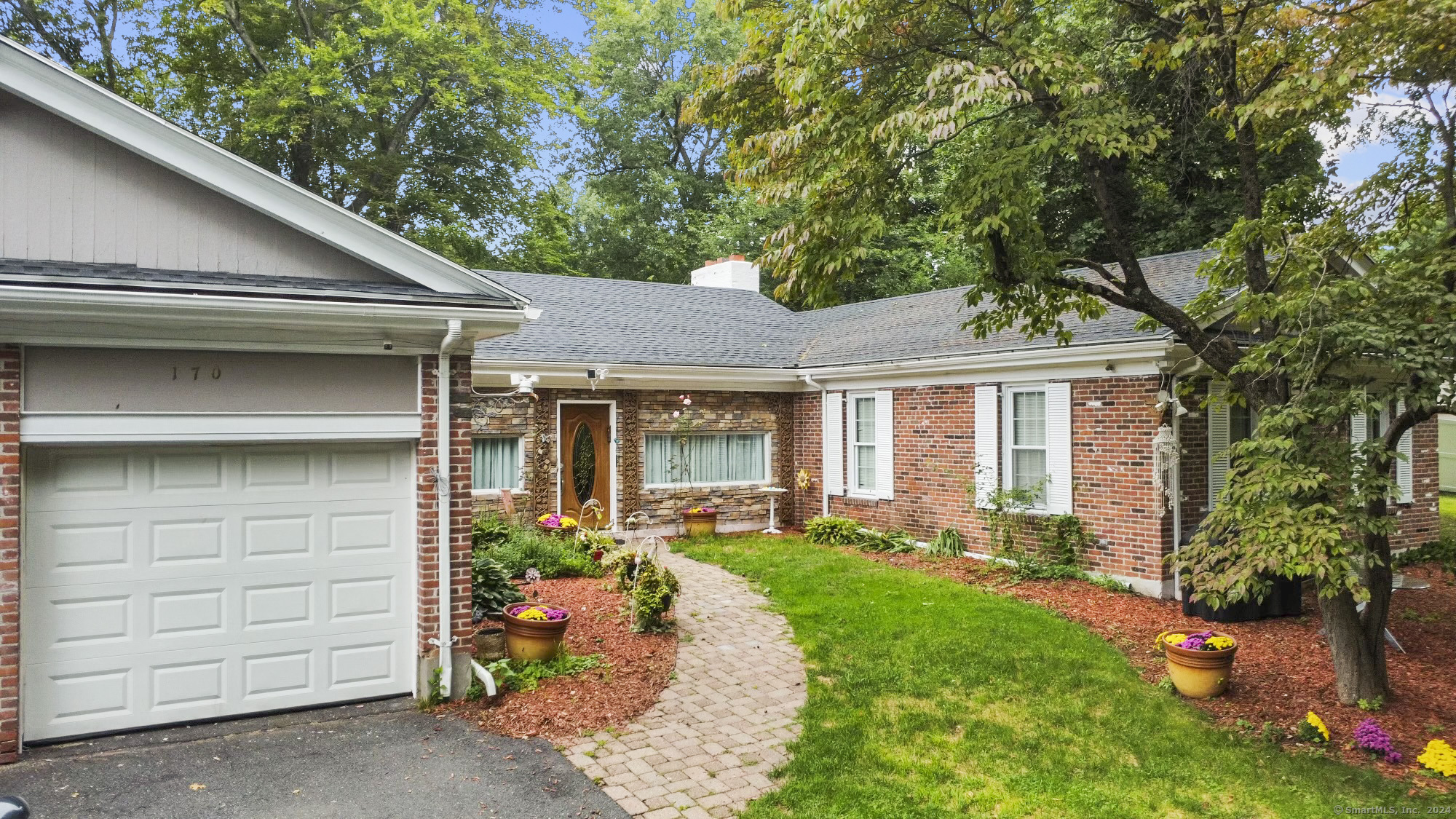 170 Hunter Drive, West Hartford, Connecticut image 2