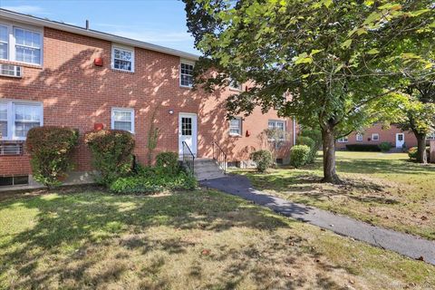 Tiny photo for 4 Grandview Drive #49A, Farmington, CT 06032 (MLS # 24128893)