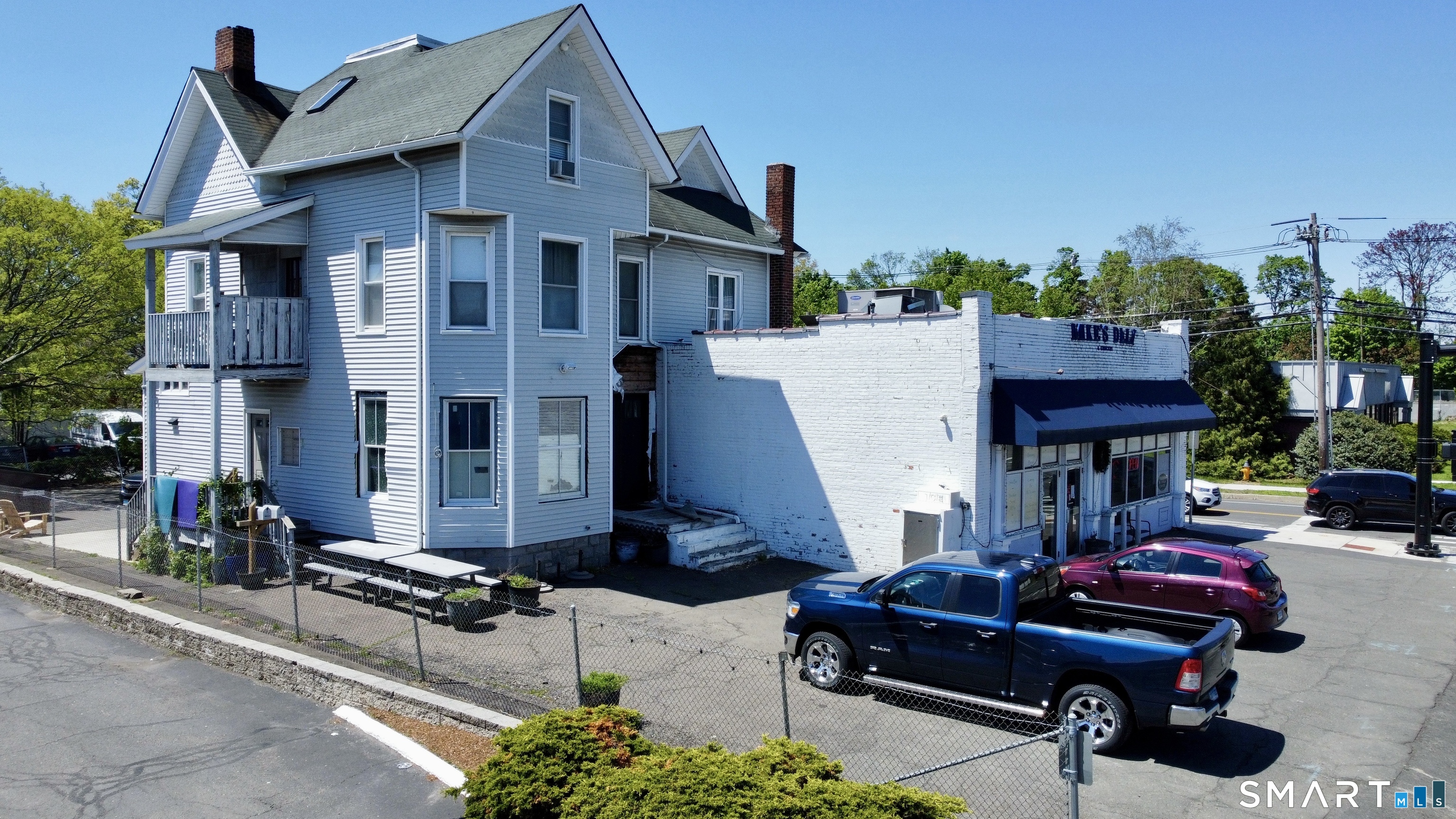 194 East Avenue