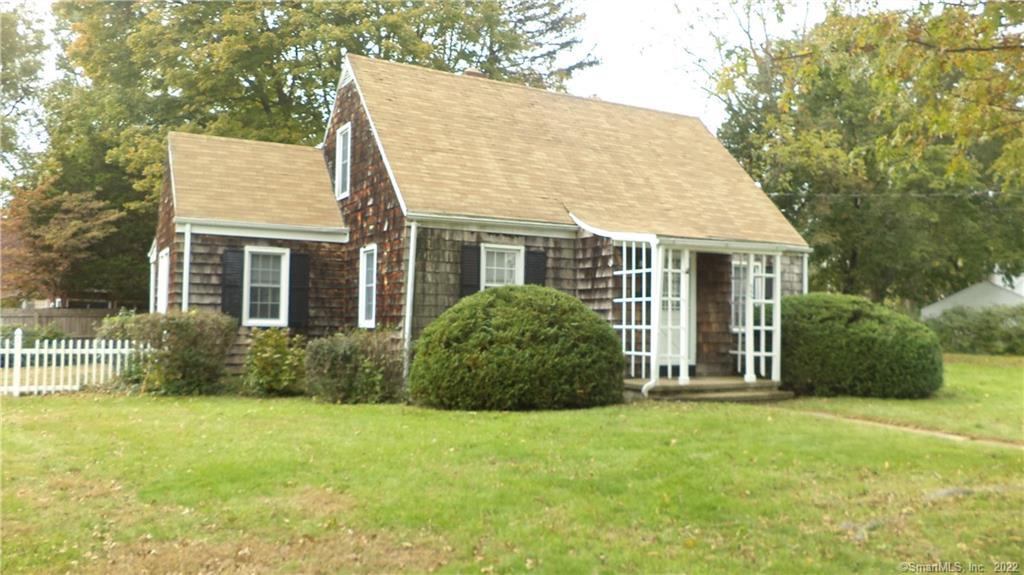 Rental Property at Henry Street, Fairfield, Connecticut - Bedrooms: 3 
Bathrooms: 1 
Rooms: 6  - $4,000 MO.